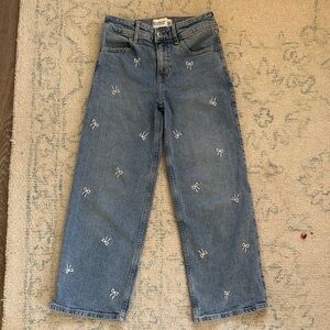 Embroidered Bow Light Wash Straight Jeans